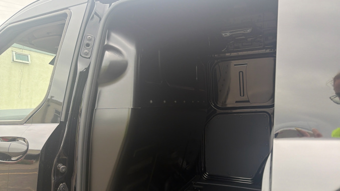 Ford Transit Courier Diesel 1.5 EcoBlue Trend Van - Image 18